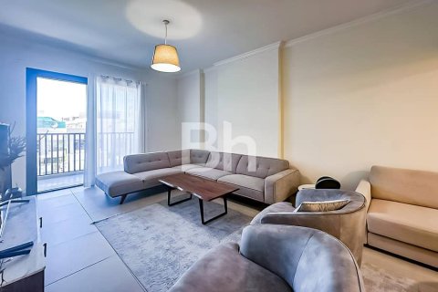 Купить квартиру в Мирдифом, Дубай: 2 спальни, 137м², № 22825 - фото 1