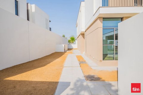 Villa in Al Furjan, Dubai 4 bedrooms, 419.6 sq.m. № 60245 - photo 19