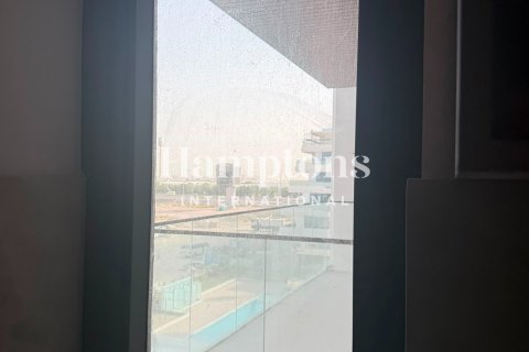 Apartamento en Dubai Studio City, Dubai, 1 dormitorio, 80.66953296 m², № 121177 - foto 17