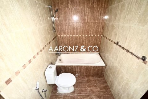 Apartment in Jumeirah Lake Towers, Dubai 1 bedroom, 89 sq.m. № 83398 - photo 24