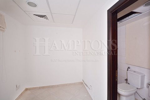 Снять в аренду виллу в Dubai Land, Дубай: 3 спальни, 540.69546000м², № 63361 - фото 6