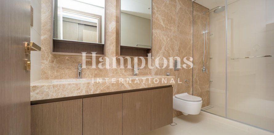 Apartment in Dubai Harbour, Dubai 3 bedrooms, 181.811 sq.m. № 63430