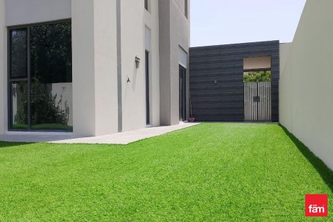 Купить виллу в Дубае: 4 спальни, 247.2м², № 60602 - фото 2