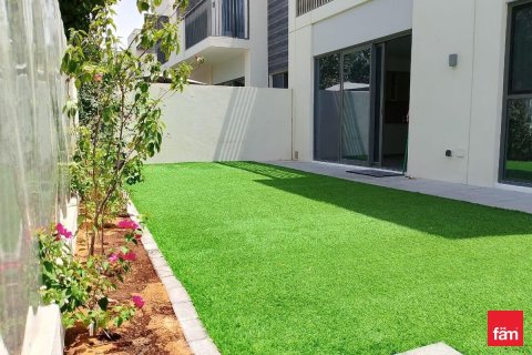 Купить виллу в Дубае: 4 спальни, 247.2м², № 60602 - фото 4