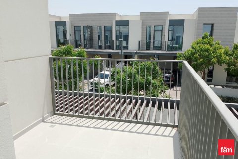 Купить виллу в Дубае: 4 спальни, 247.2м², № 60602 - фото 13