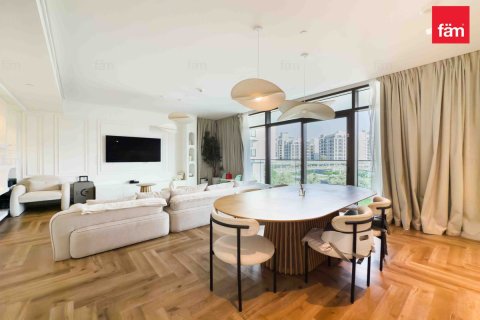 Купить квартиру в Дубае: 3 спальни, 169.4м², № 60603 - фото 2