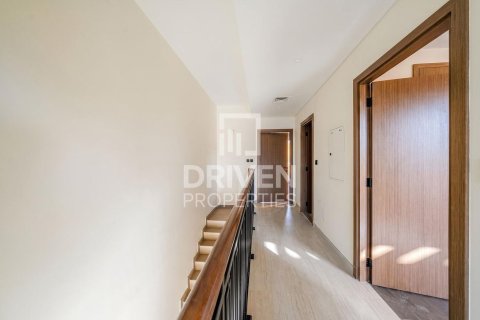 Townhouse in Damac Lagoons, Dubai 4 bedrooms, 144 sq.m. № 127780 - photo 8