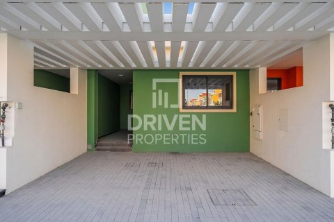 Townhouse in Damac Lagoons, Dubai 4 bedrooms, 144 sq.m. № 127780 - photo 16