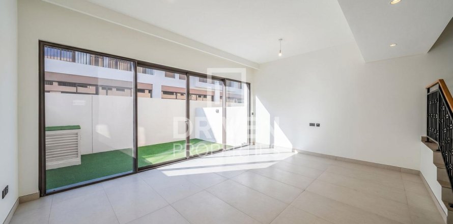 Townhouse in Damac Lagoons, Dubai 4 bedrooms, 144.19 sq.m. № 127782