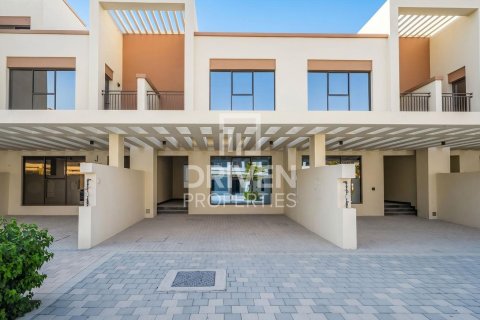 Townhouse in Damac Lagoons, Dubai 4 bedrooms, 144.19 sq.m. № 127782 - photo 2
