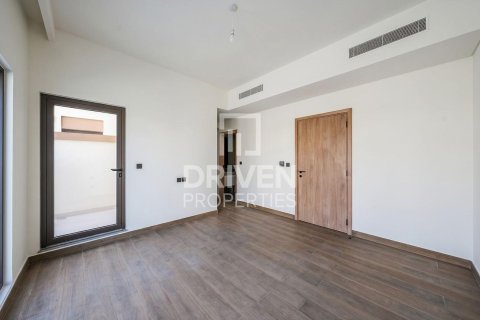 Townhouse in Damac Lagoons, Dubai 4 bedrooms, 144.19 sq.m. № 127782 - photo 16