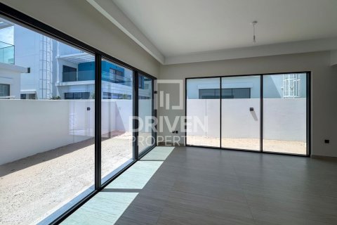 Townhouse in Damac Lagoons, Dubai 5 bedrooms, 219.62 sq.m. № 127783