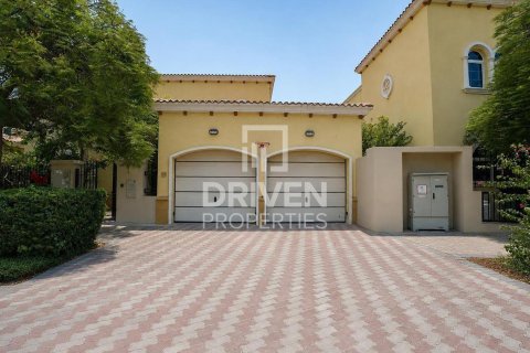 Villa in Jumeirah Park, Dubai 4 bedrooms, 790.42 sq.m. № 127788 - photo 5