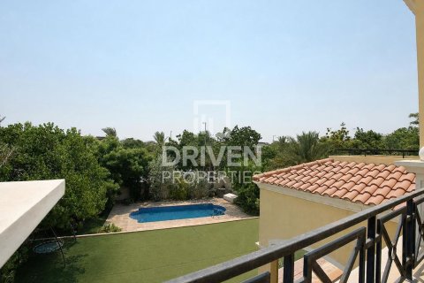 Villa in Jumeirah Park, Dubai 4 bedrooms, 790.42 sq.m. № 127788 - photo 7