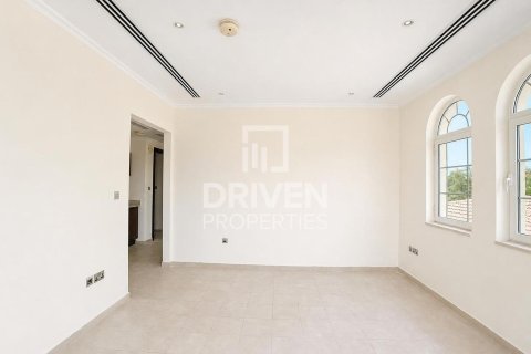 Villa in Jumeirah Park, Dubai 4 bedrooms, 790.42 sq.m. № 127788 - photo 21