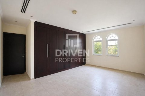 Villa in Jumeirah Park, Dubai 4 bedrooms, 790.42 sq.m. № 127788 - photo 14