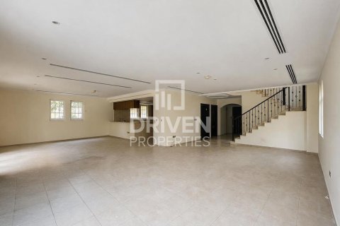 Villa in Jumeirah Park, Dubai 4 bedrooms, 790.42 sq.m. № 127788 - photo 4
