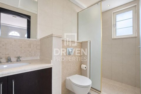 Villa in Jumeirah Park, Dubai 4 bedrooms, 790.42 sq.m. № 127788 - photo 28