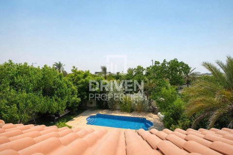Villa in Jumeirah Park, Dubai 4 bedrooms, 790.42 sq.m. № 127788 - photo 29