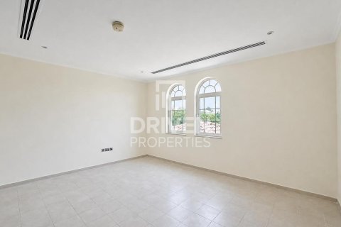 Villa in Jumeirah Park, Dubai 4 bedrooms, 790.42 sq.m. № 127788 - photo 17