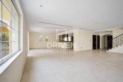 Villa in Jumeirah Park, Dubai 4 bedrooms, 790.42 sq.m. № 127788 - photo 10