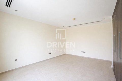 Villa in Jumeirah Park, Dubai 4 bedrooms, 790.42 sq.m. № 127788 - photo 16