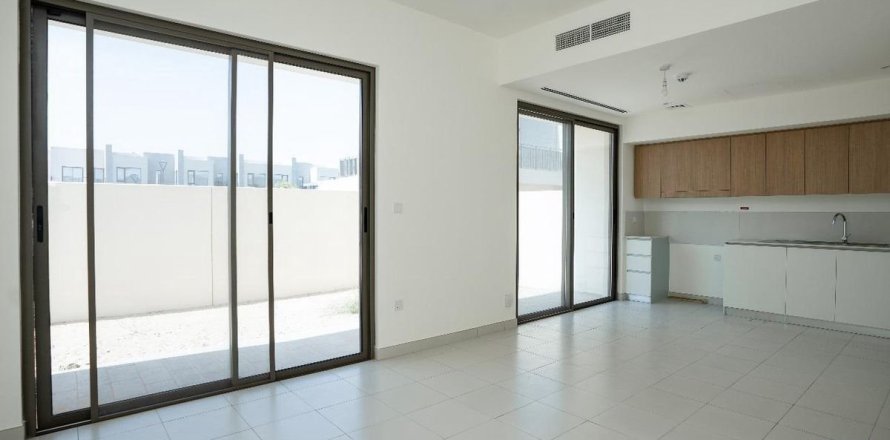 Villa in Dubai 3 bedrooms, 129.9 sq.m. № 71669