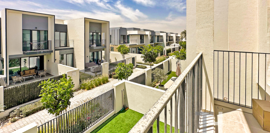 Townhouse in The Valley, Dubai 3 bedrooms, 186 sq.m. № 16881