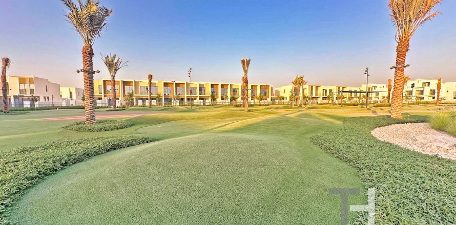 Townhouse in The Valley, Dubai 3 bedrooms, 190 sq.m. № 16880