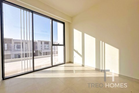 Townhouse in The Valley, Dubai 3 bedrooms, 190 sq.m. № 16880 - photo 24