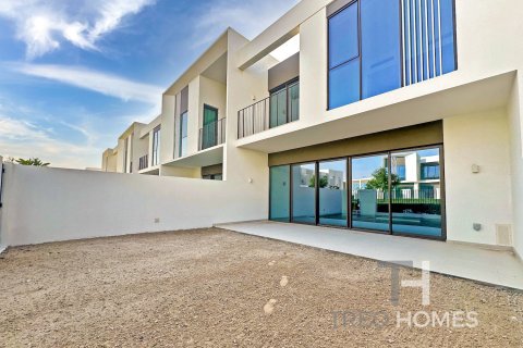 Townhouse in The Valley, Dubai 3 bedrooms, 190 sq.m. № 16880 - photo 9