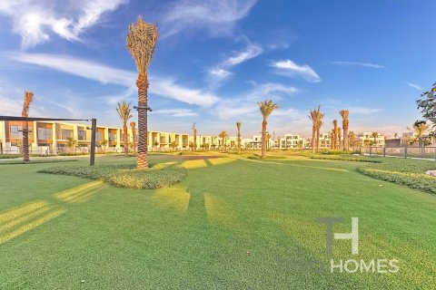 Townhouse in The Valley, Dubai 3 bedrooms, 192 sq.m. № 16879 - photo 4