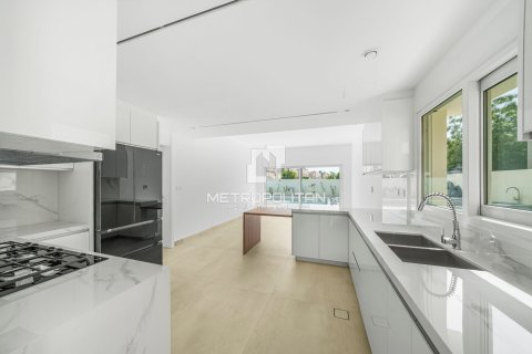 Villa à Meadows, Dubai, 5 chambres, 353 m², № 15867 - photo 6