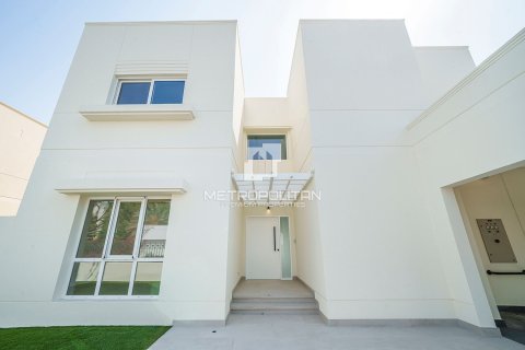 Villa à Meadows, Dubai, 5 chambres, 353 m², № 15867 - photo 27