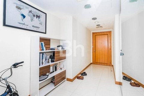 Apartment in Dubai Marina, Dubai 2 bedrooms, 127 sq.m. № 21411 - photo 8