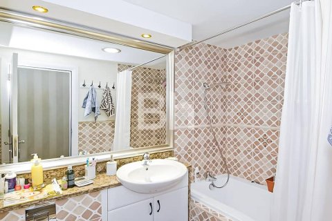 Apartment in Dubai Marina, Dubai 4 bedrooms, 240 sq.m. № 21409 - photo 8