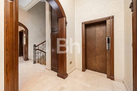 Villa in Dubai 7 bedrooms, 1338 sq.m. № 21331 - photo 14