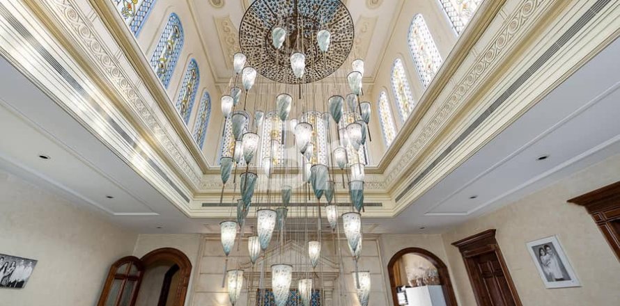 Villa in Dubai 7 bedrooms, 1338 sq.m. № 21331