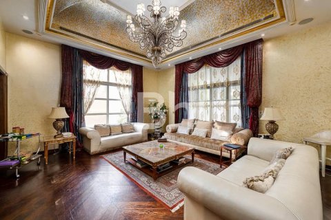 Villa in Dubai 7 bedrooms, 1338 sq.m. № 21331 - photo 18
