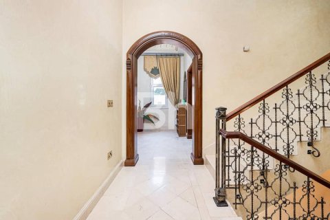 Villa in Dubai 7 bedrooms, 1338 sq.m. № 21331 - photo 13