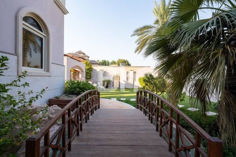 Villa in Dubai 7 bedrooms, 1338 sq.m. № 21331 - photo 27