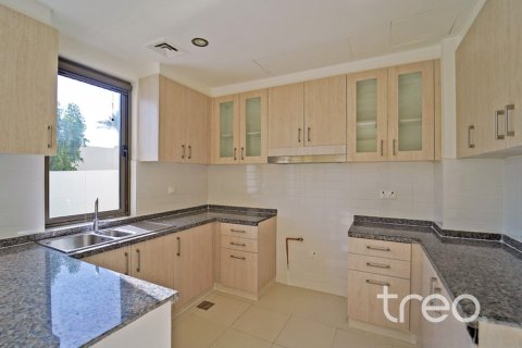 Townhouse in Mira Oasis 2, Reem, Dubai 4 bedrooms, 237 sq.m. № 124726 - photo 6