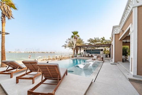 Villa in Palm Jumeirah, Dubai 5 bedrooms, 1292 sq.m. № 72940 - photo 3