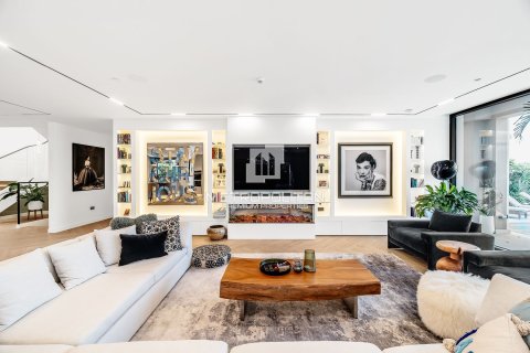 Villa in Palm Jumeirah, Dubai 5 bedrooms, 1292 sq.m. № 72940 - photo 8