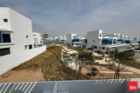 Таунхаус в Дубае, 4 спальни, 144м², № 90294