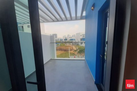 Снять в аренду таунхаус в Дубае: 4 спальни, 144м², № 90294 - фото 2