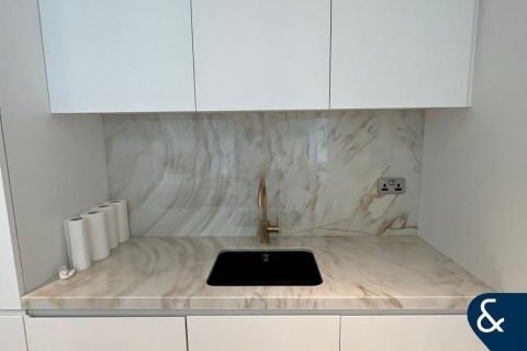 Appartement à AL MAJARA TOWERS à Dubai Marina, Dubai, 1 chambre, 104 m², № 79294 - photo 7