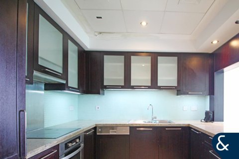 Apartment in Greens, Dubai 2 bedrooms, 131 sq.m. № 79292 - photo 4