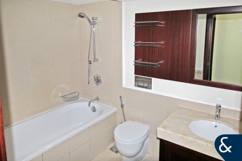 Apartment in Greens, Dubai 2 bedrooms, 131 sq.m. № 79292 - photo 9