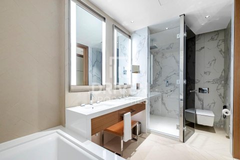 Apartment in Downtown Dubai (Downtown Burj Dubai), Dubai 3 bedrooms, 145 sq.m. № 19393 - photo 13